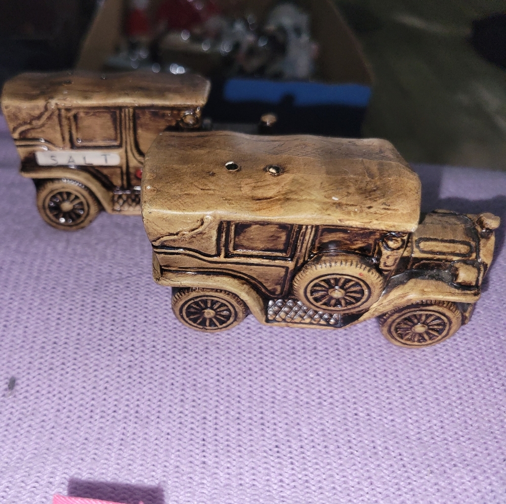 Vintage Salt and Pepper shakers brown trucks with Japan sticker